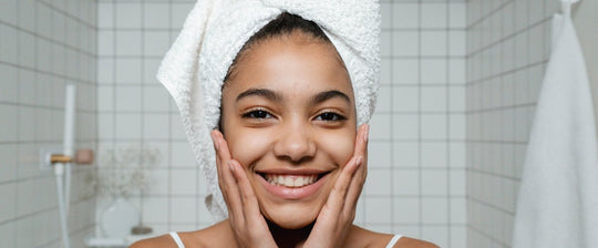 Skincare routine estiva: tutti gli step per una pelle luminosa e fresca